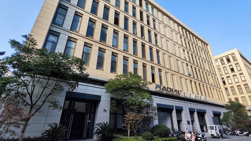 6月18日專業(yè)紫外激光器維修無(wú)塵車間正式啟動(dòng)